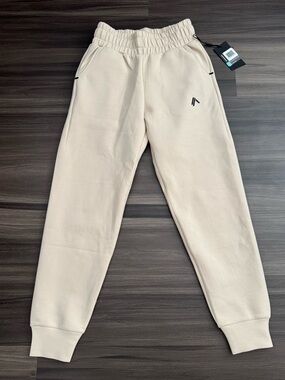 Alphalete ELMTS Cuffed Joggers Athletic Pants Cream Women's Small NWT